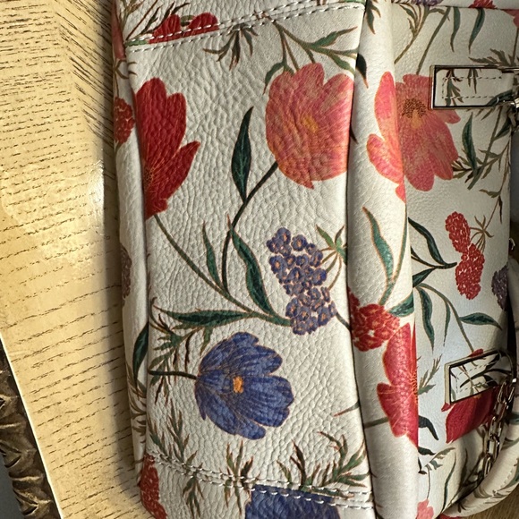 Kate Spade Kingston Drive Vivian Blossom bag and a cream wallet - Picture 14 of 16